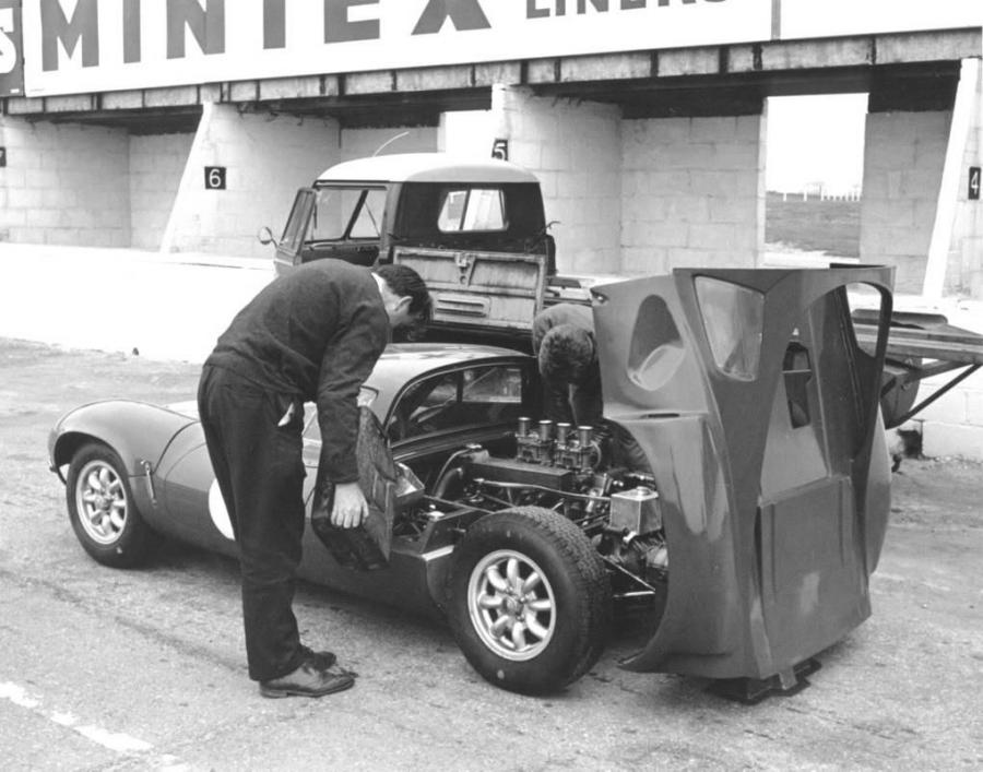  Ginetta G12 1966 года  (фото 1 из 3)